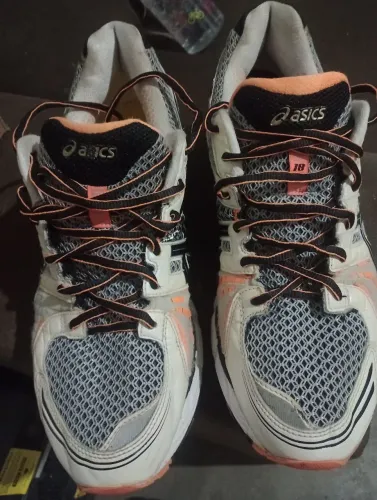 Tênis asics