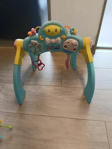 Andador de bebê musical