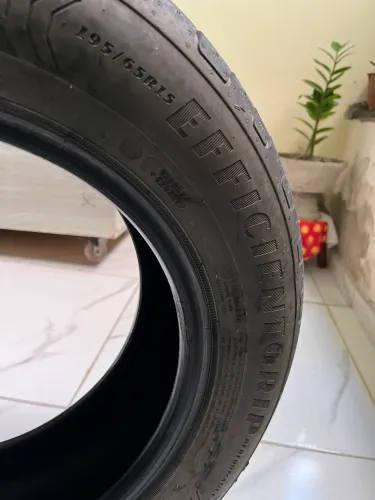 Vende-se pneu goodyear 195/65R15