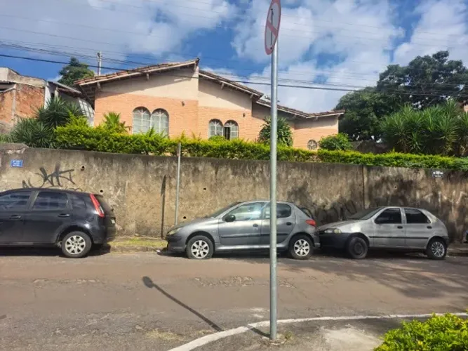 Casa 03 Quartos, Lote 450,00 m2, Otimo Local Bairro Celso Machado / Serrano, estudo trocas