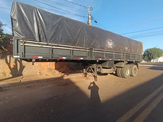 Carreta 2 eixos graneleira 9.5 mt