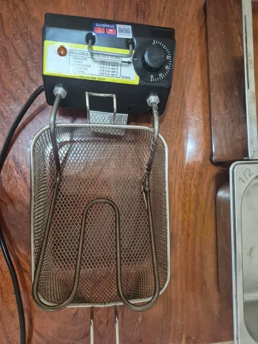 Fritadeira elétrica 5L semi novo (03/26) usado 2x 127v