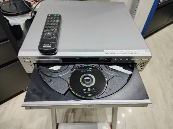 DVD/CD PLAYER SONY DVP-NC600 - Preteado - Importado