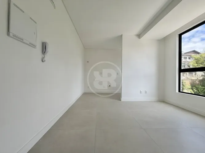 Studio com Dormitório Separado, 30m² e Rooftop à Venda no Centro de Blumenau/SC
