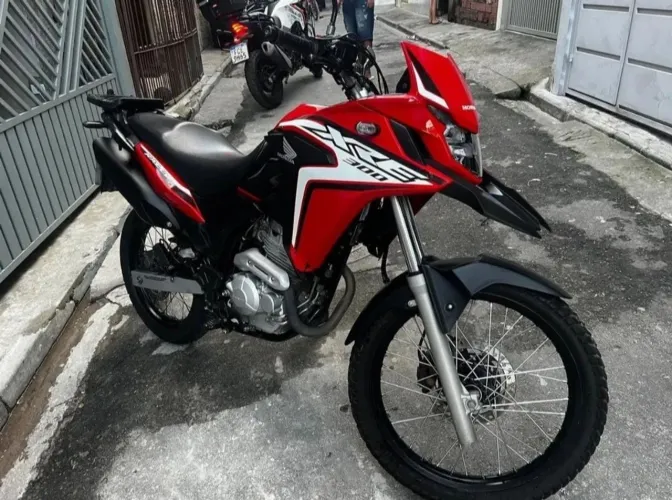 VENDO XRE 300 RALLY ABS POUCO RODADA