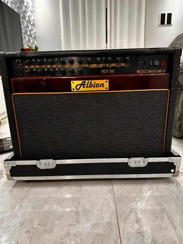 CUBO DE GUITARRA ALBION TCT 50 valvulado 2X12