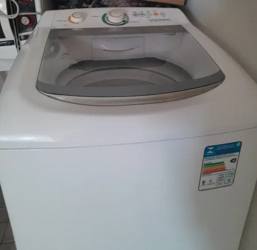 Vendo  Máquina de lavar roupas por 550,00 Consul ótimo estado  10kl