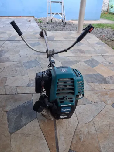 Roçadeira Makita