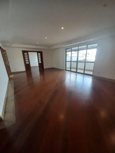 Excelente apartamento de 4 quartos no Bom Pastor