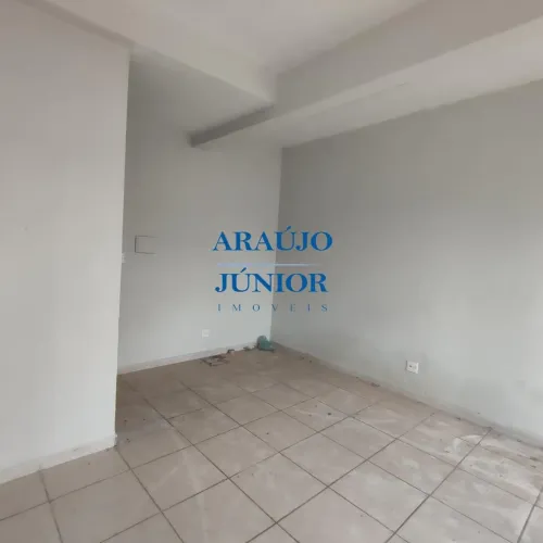 Sala Comercial no centro! Para Locação!