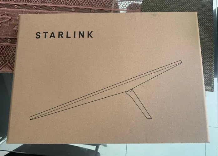 STARLINK STANDARD 4x na caixa