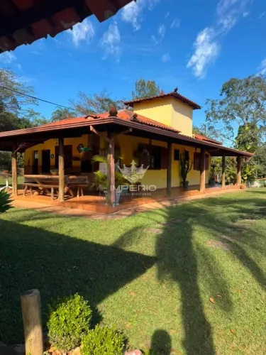 Sitio em Itatiaiuçu - Condomínio Fechado