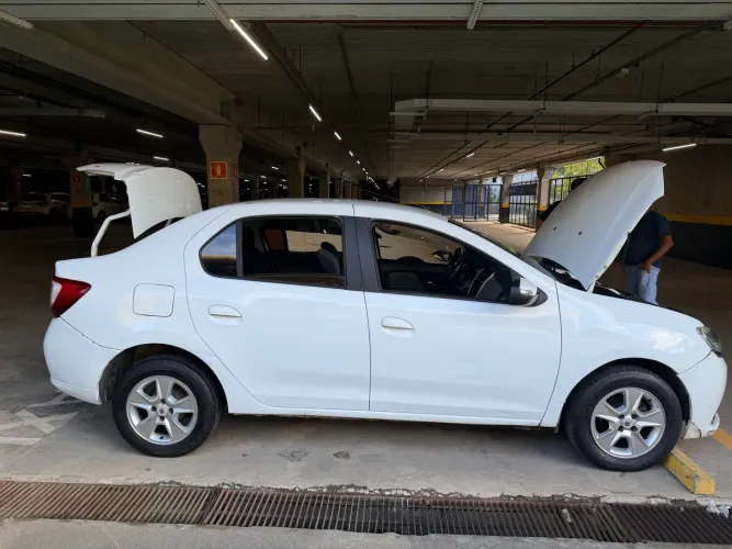 Renault Logan Dynamique Hi-flex 1.6 8V 4P 2016