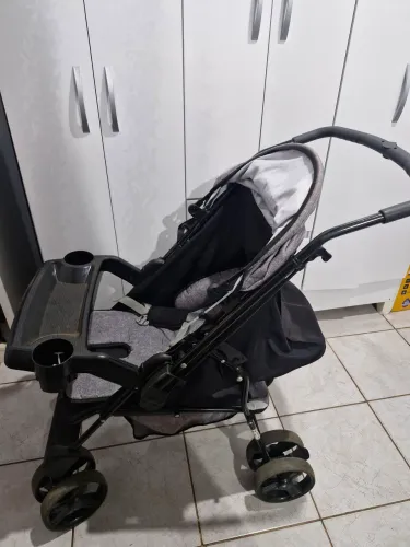 Carrinho de bebê mais bb conforto 