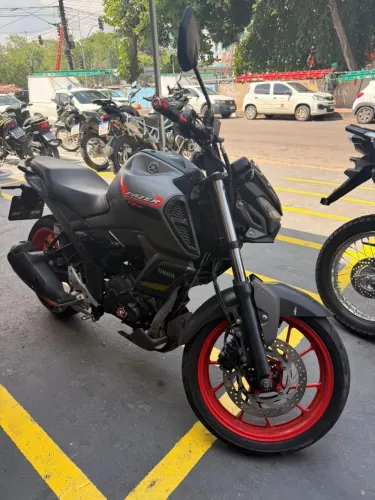 FZ 15 ANO 2025 EM DIAS ACEITA CARTÃO ATÉ 18X
