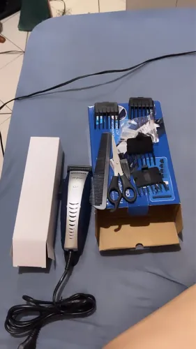Máquina de cortar cabelo nova - MONDIAL 
