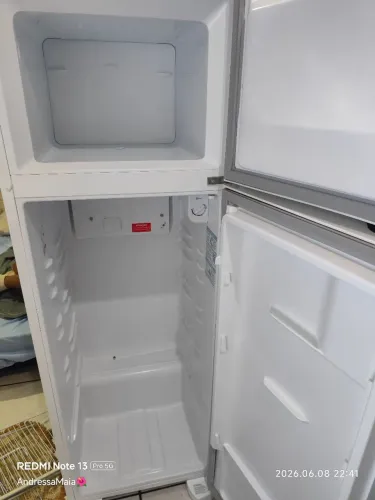 Geladeira Eletrolux semi nova
