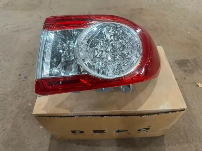 LANTERNA DIREITA COROLLA 12/14 C/LED