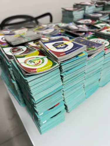 Kit bafo figurinhas aleatórias 200 unidades