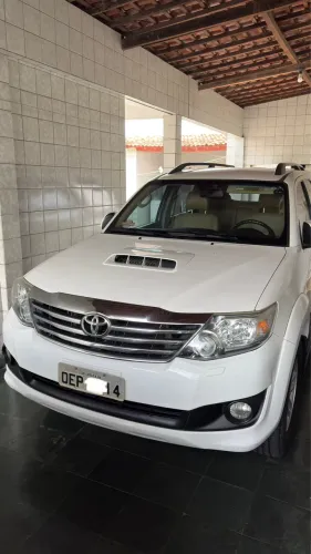 Toyota Hilux SW4 SRV D4-d 4X4 3.0 TDI Dies. AUT 2014