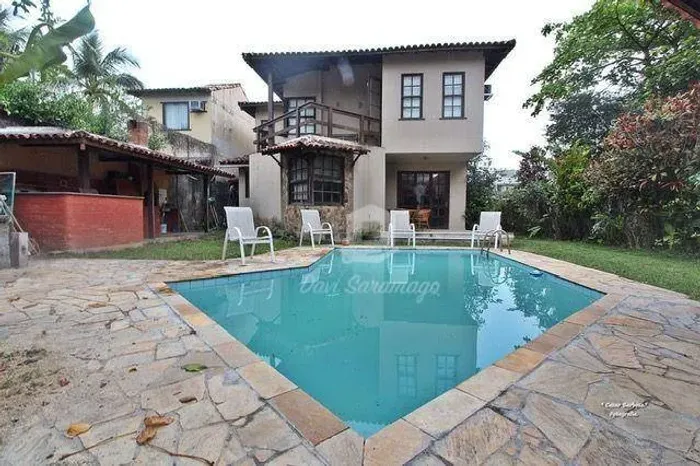 Casa à venda em Camboinhas