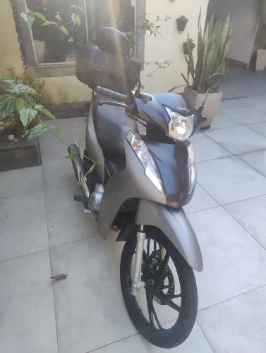 Vendo biz 125,a mais nova do RJ