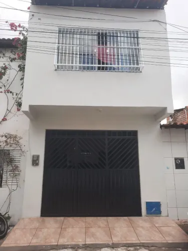 Casa no Pici com 03 quartos TEL .5534!!!