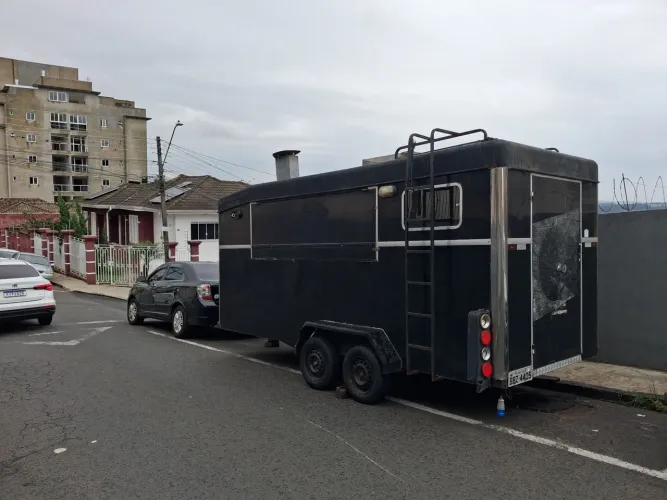Trailer para lanche ou transporte de cavalos