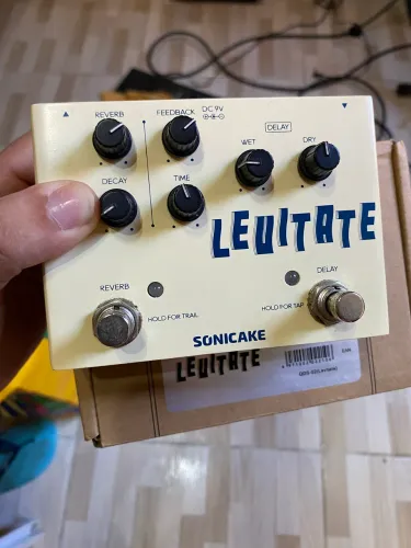 PEDAL LEVITADE delay/reverb NOVO 