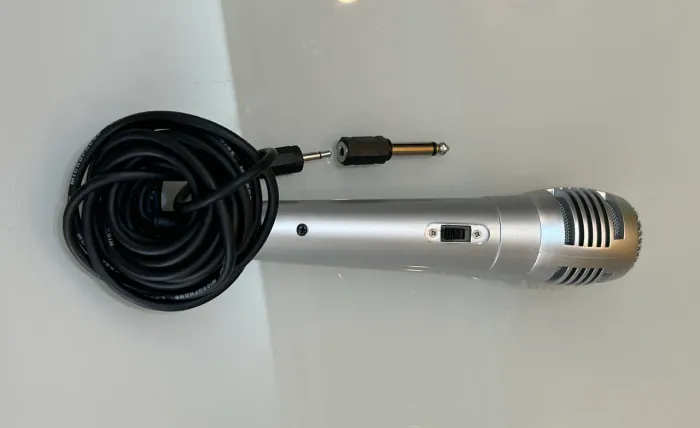 Microfone com adaptador novo nunca usado 