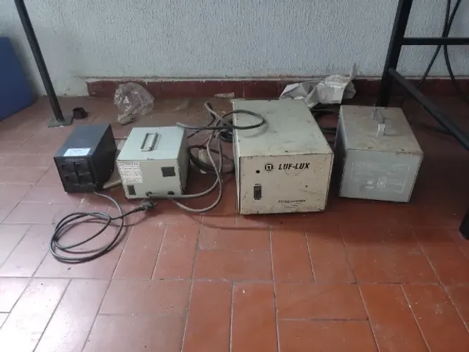 Vende se transformadores de energia
