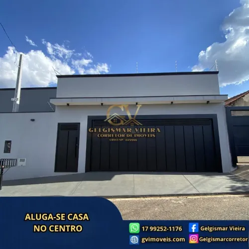 Casa com 3 Quarto(s) e 3 banheiro(s) para Alugar, 195 m² por R$ 4300 / Mês