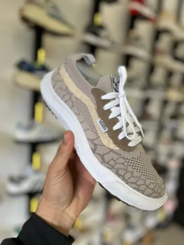 Tênis Vans Ultrarange VR3 Unissex Premium Cor: Bege C/Solado Branco - Disponível 34 AO 43