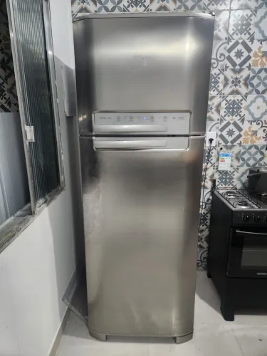 Geladeira Inox Electrolux Novíssima e revisada