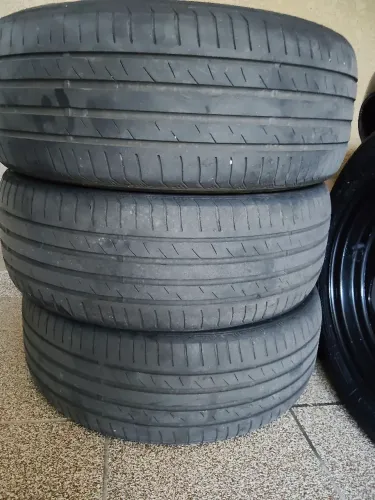 Pneu 215/50r17