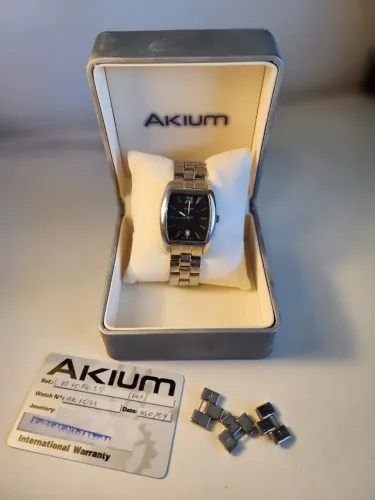 Lindo Relógio Akium AK1077 Swiss Made - Ref. 2480 - Original, Caixa e Certificado