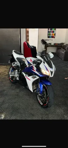 Moto tá zera