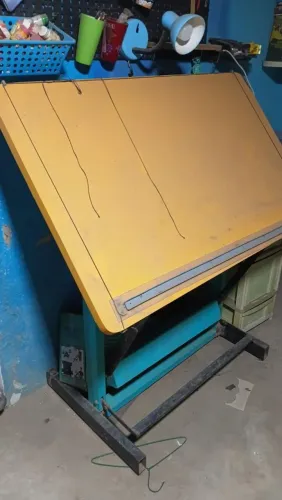 Prancheta de desenho técnico antiga