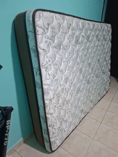 COLCHÃO E MOLA POKET SEMI NOVO