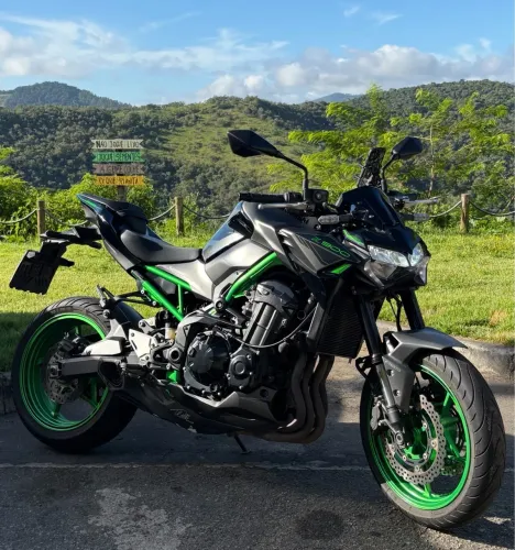 Kawasaki Z900 2025 - 21.000 km - Firetong + LPF Impecável