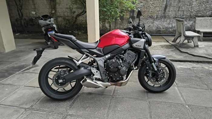 Honda cbr 650r 25/26