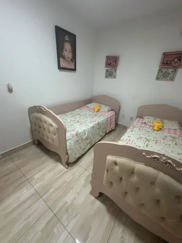 Duas camas infantis(500 cada)