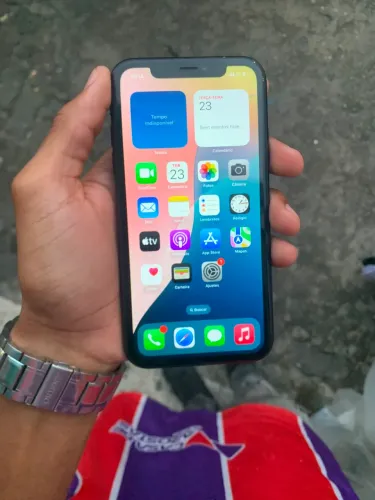 iPhone XR funcionando tudo perfeitamente.