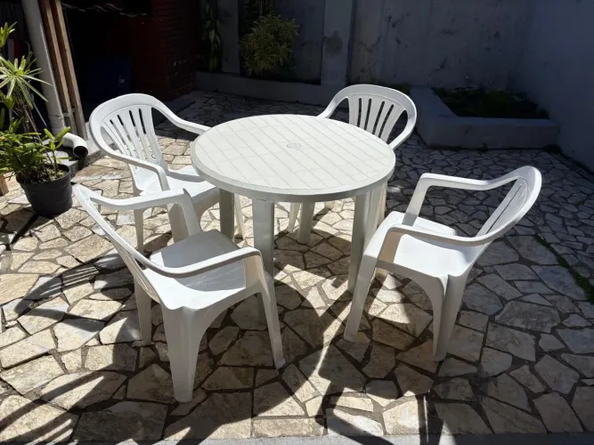 Conjunto mesa com cadeiras
