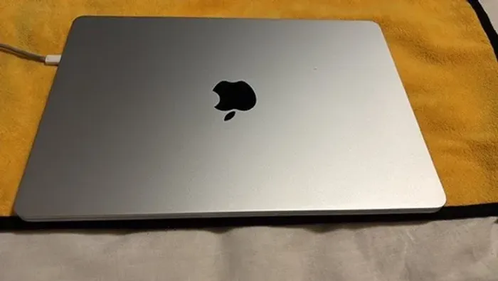 MacBook Air 13" M4 (2025) ? 32GB RAM / 256GB SSD