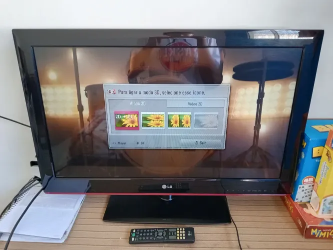 TV LG 3D 32 + Controle + Óculos 3D + Manual e Comprovantes (Pouco Usado, Seminovo)