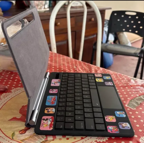 Teclado para Tablet compatível com a linha S Samsung ,S7,S8,S9,S10 lite(até 11 polegadas)