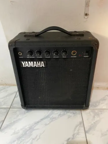 Amplificador Guitarra Yamaha