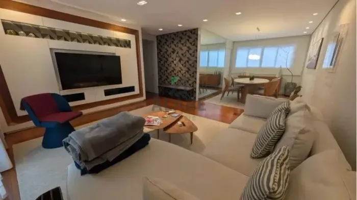 Apartamento no Campo Belo,187 m² , totalmente reformado , 4 quartos ,1 suíte, 2 vagas