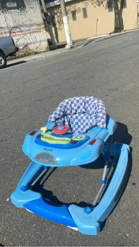 Andador e centro de atividades